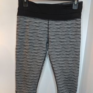 Lululemon Capri Leggings Size 6